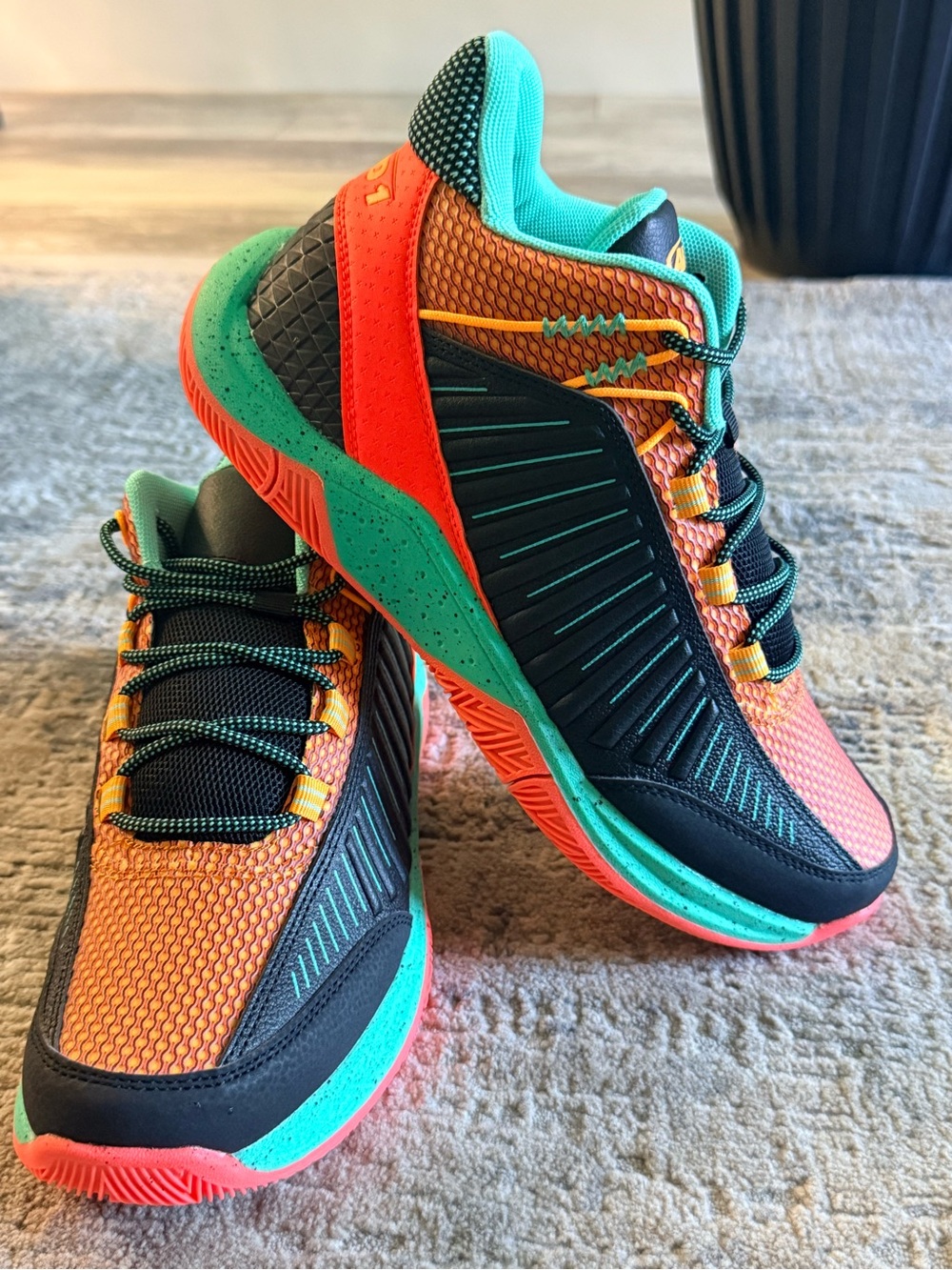 And1 Explosive T Shoes - Black / Coral / Biscay Green Mens size 9